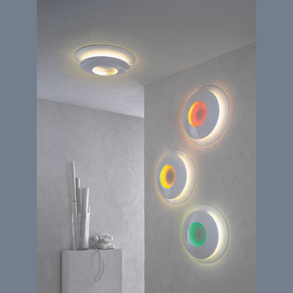 Effektvolle wand oder deckenlampe mit farbfiltern
